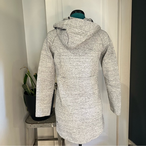 Lululemon • Going Places Hooded Jacket
Heathered Space Dyed Medium Grey size 2 - Picture 8 of 16